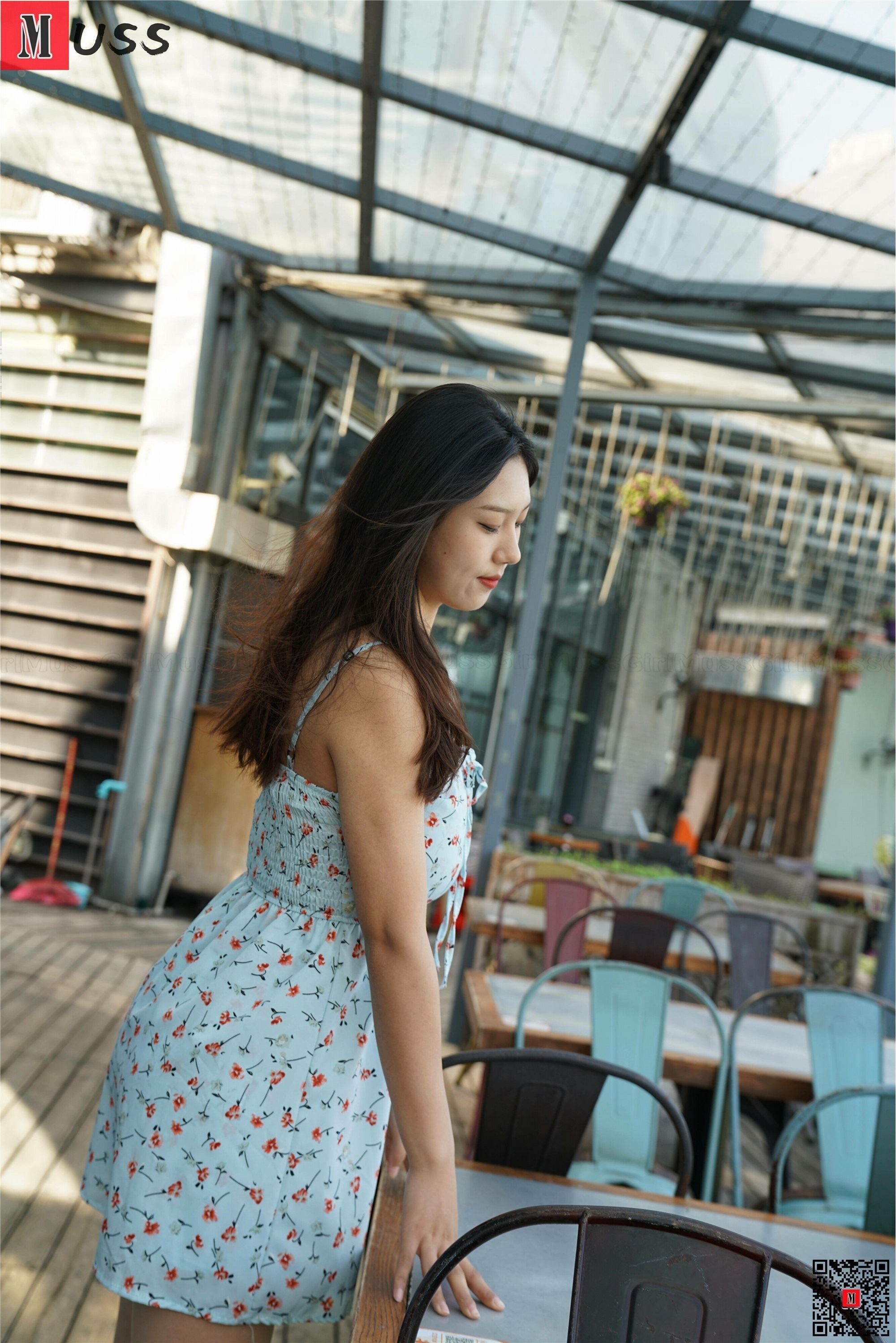 MussGirl慕丝女郎  NO.204 户外碎花肉丝高跟美女